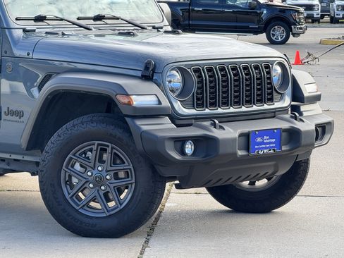 Used 2025 Jeep Wrangler Sport S image 2