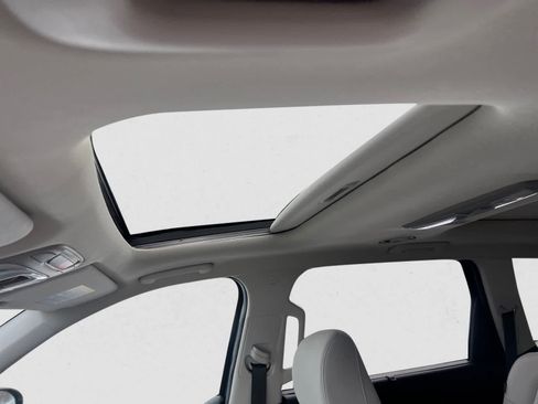 Certified 2024 Kia Telluride SX image 19