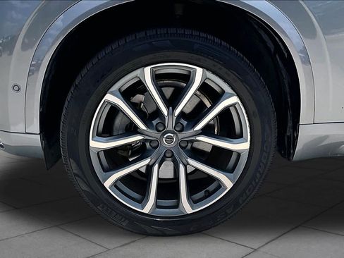 Used 2018 Volvo XC90 T5 Momentum w/ Convenience Package FWD image 11