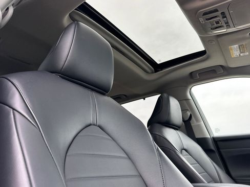 Certified 2023 Toyota Highlander XLE image 17