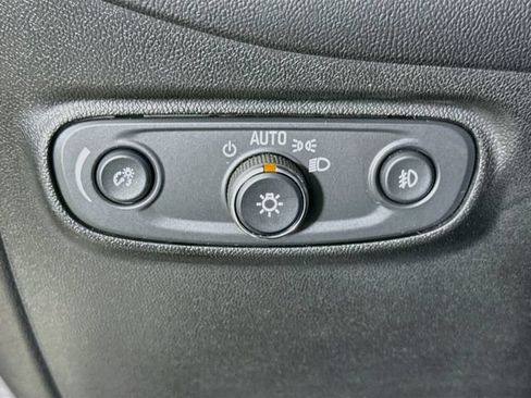 Used 2020 Chevrolet Equinox Premier AWD/4WD image 11