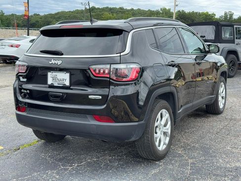 Used 2024 Jeep Compass Latitude AWD/4WD image 4