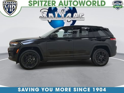 Used 2024 Jeep Grand Cherokee Altitude AWD/4WD image 4