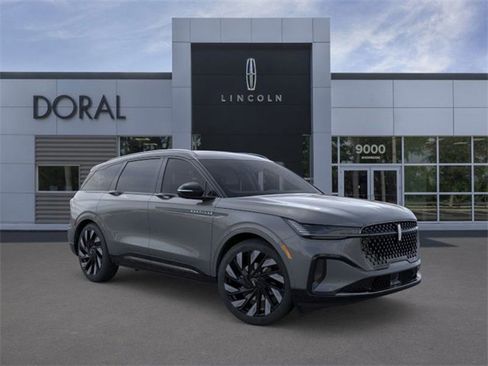 New 2025 Lincoln Nautilus Reserve w/ Jet Appearance Package image 7