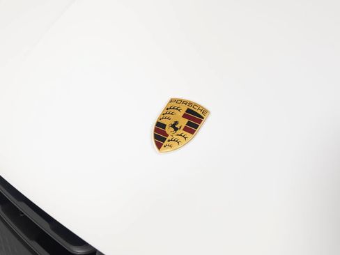 Certified 2026 Porsche Macan AWD/4WD image 42