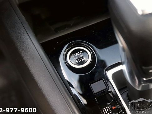 New 2025 Nissan Versa SR w/ Trunk Package image 19