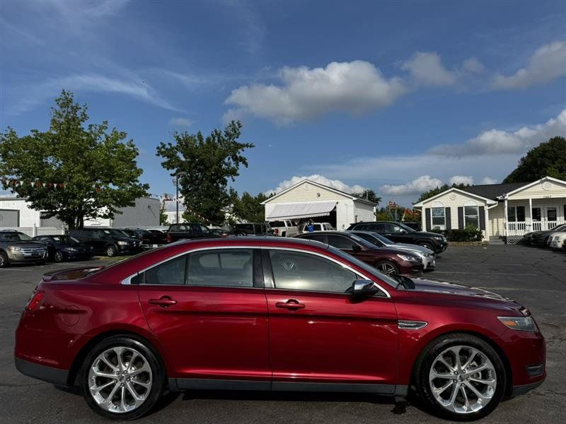 Used 2015 Ford Taurus Limited w/ Equipment Group 301A FWD image 9