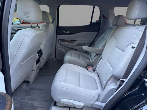 Used 2023 GMC Acadia SLE w/ Driver Convenience Package image 9