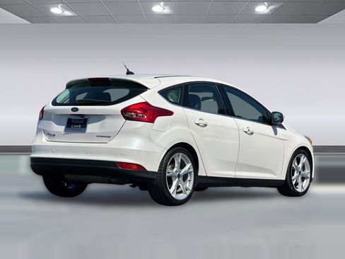 Used 2016 Ford Focus Titanium image 9