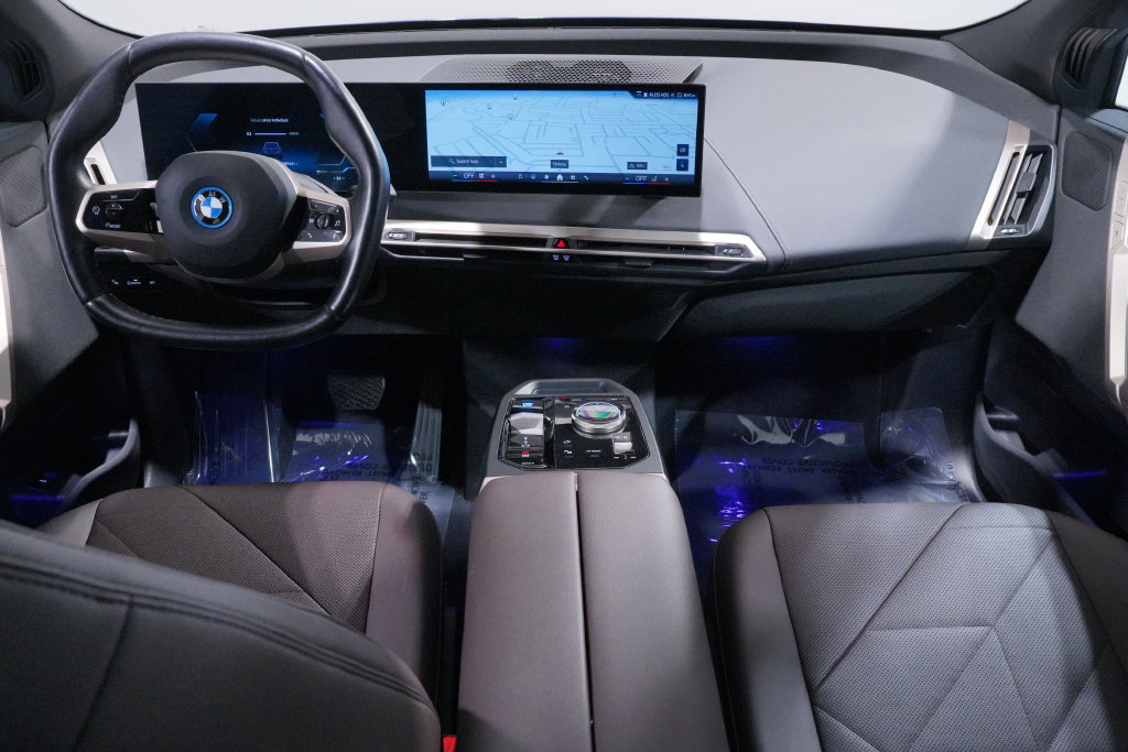Used 2024 BMW iX xDrive50 AWD/4WD image 16