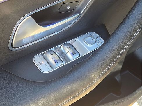 Used 2025 Mercedes-Benz GLE 350 4MATIC image 23