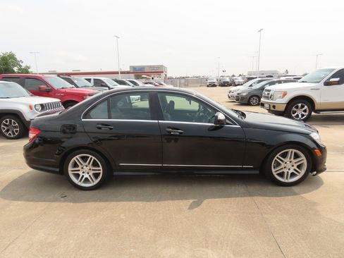 Used 2008 Mercedes-Benz C 350 Sport image 11