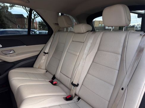 Used 2020 Mercedes-Benz GLE 350 4MATIC w/ Premium Package image 23