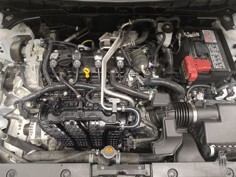 Used 2024 Nissan Altima 2.5 SV FWD image 30