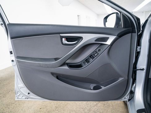 Used 2015 Hyundai Elantra Limited image 16