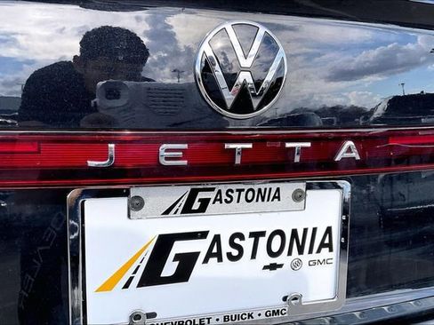 Used 2025 Volkswagen Jetta S image 22