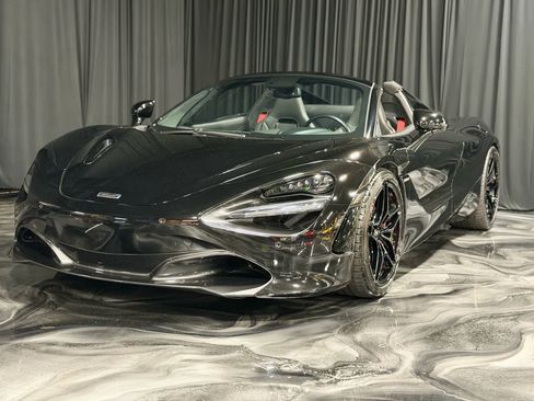 Used 2020 McLaren 720S Spider image 3