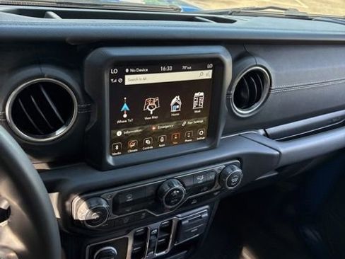 Used 2023 Jeep Wrangler Sahara image 16