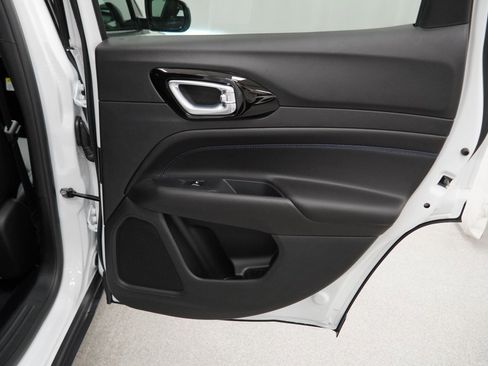 New 2026 Jeep Compass Latitude image 33