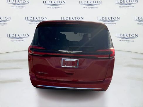 New 2026 Chrysler Pacifica Select image 6