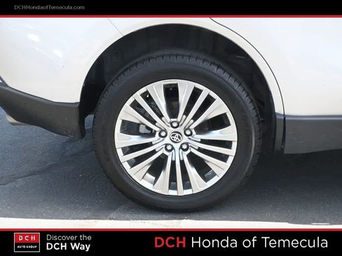 Used 2022 Toyota Venza XLE AWD/4WD image 24