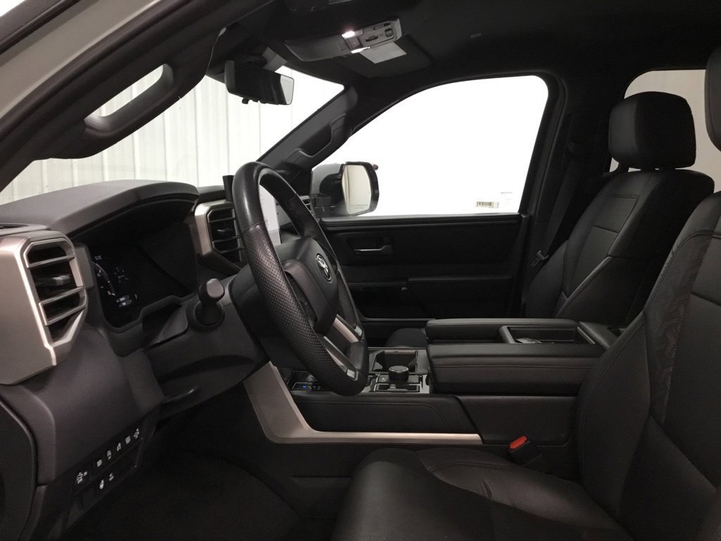 Used 2025 Toyota Tundra Limited AWD/4WD image 7