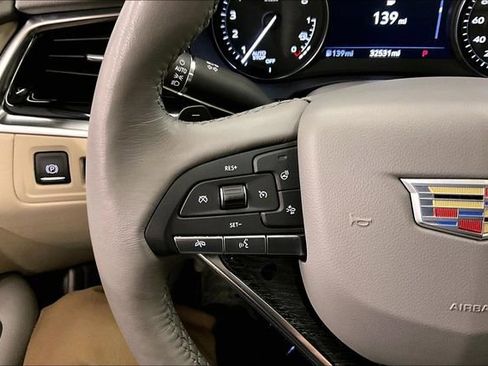 Used 2022 Cadillac XT6 Premium Luxury w/ Technology Package FWD image 26