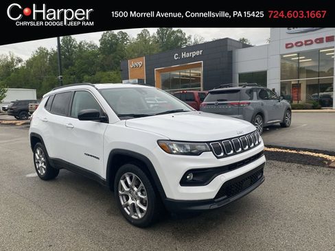Used 2022 Jeep Compass Latitude AWD/4WD image 1