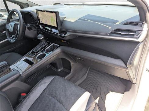 Used 2025 Toyota Sienna Platinum AWD/4WD image 25