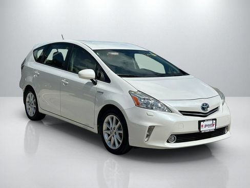 Used 2013 Toyota Prius V Five FWD image 3