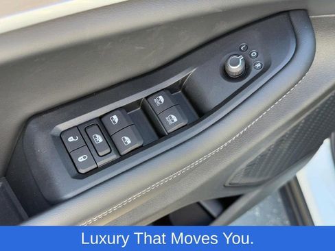 New 2025 Jeep Grand Cherokee Limited AWD/4WD image 10