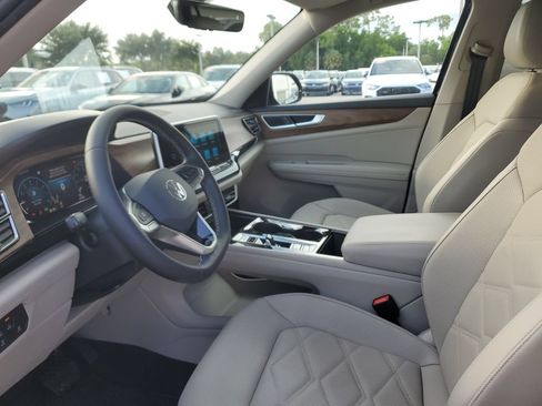 Certified 2024 Volkswagen Atlas SE FWD image 24