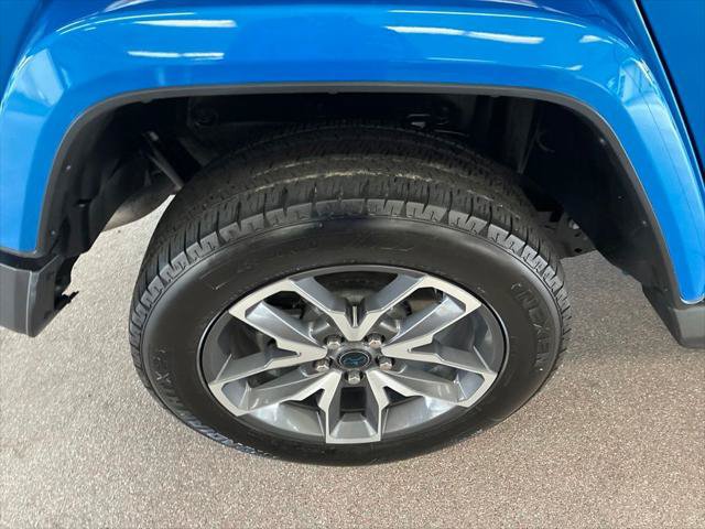 Certified 2024 Jeep Wrangler Unlimited w/ Convenience Group AWD/4WD image 38