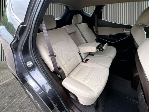 Used 2017 Hyundai Santa Fe Sport FWD image 28
