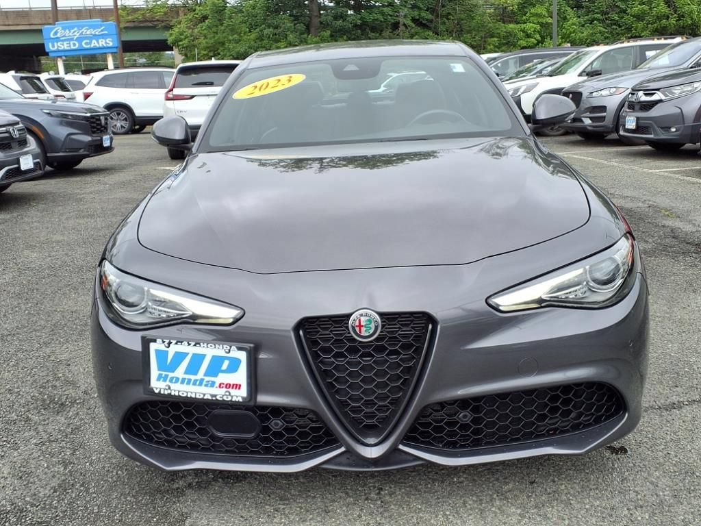 Used 2023 Alfa Romeo Giulia Sprint AWD/4WD image 2