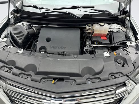 Used 2023 Chevrolet Traverse LT AWD/4WD image 28