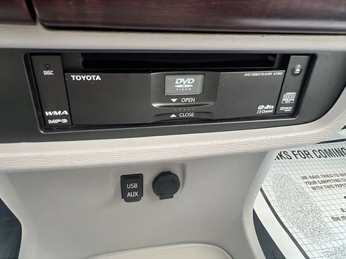 Used 2013 Toyota Sienna XLE w/ Premium Pkg FWD image 19