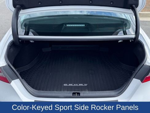 Used 2021 Toyota Camry SE image 8