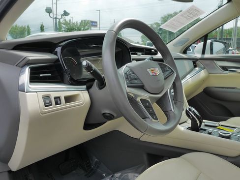 Used 2021 Cadillac XT5 Premium Luxury w/ LPO, Floor Liner Package FWD image 24