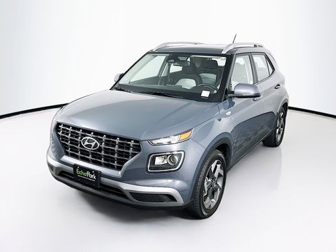 Used 2025 Hyundai Venue SEL FWD image 3