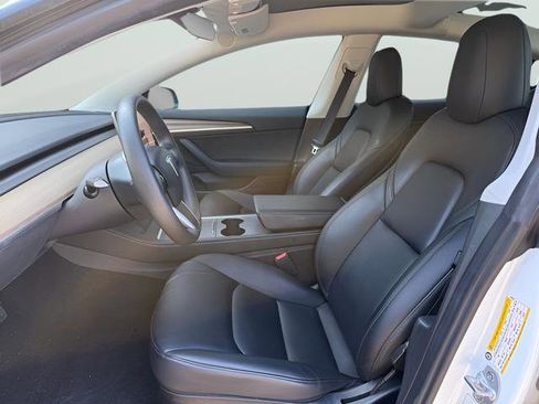 Used 2023 Tesla Model 3 Standard Range image 18