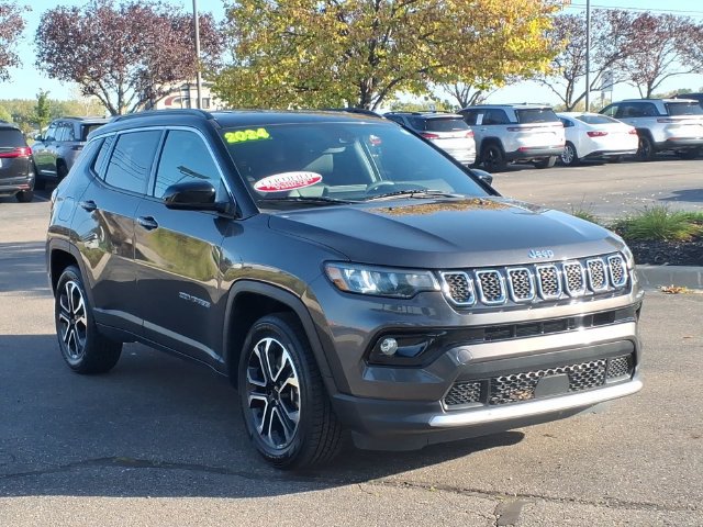 Certified 2024 Jeep Compass Limited AWD/4WD image 3