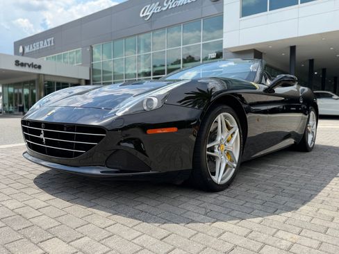 Used 2016 Ferrari California T RWD image 12