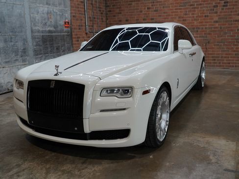 Used 2015 Rolls-Royce Ghost image 6
