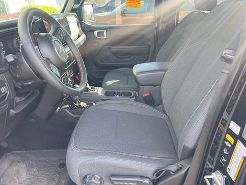 Used 2024 Jeep Wrangler Willys image 6