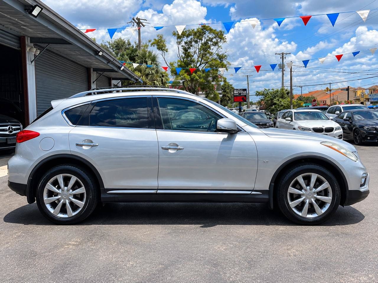 Used 2017 INFINITI QX50 2WD image 4