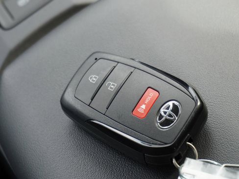 New 2026 Toyota Prius Plug-In Hybrid FWD image 17