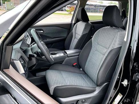 Certified 2023 Nissan Rogue SV FWD image 8
