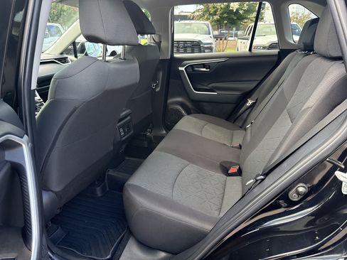 Used 2023 Toyota RAV4 XLE FWD image 20