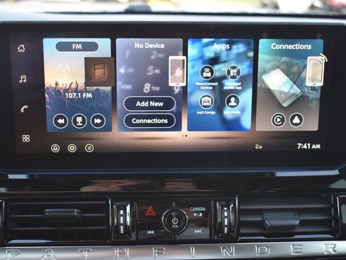 New 2026 Nissan Pathfinder SL image 31